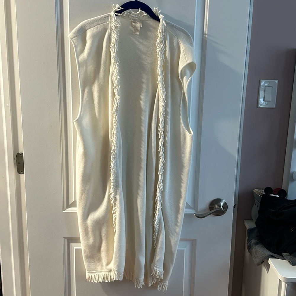 Great sweater long vest , short sleeve In beige only worn twice